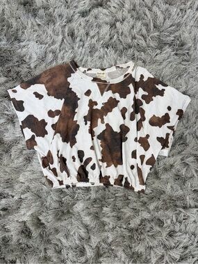 Peach Love California Brown & White Cow-Print Cropped Tee